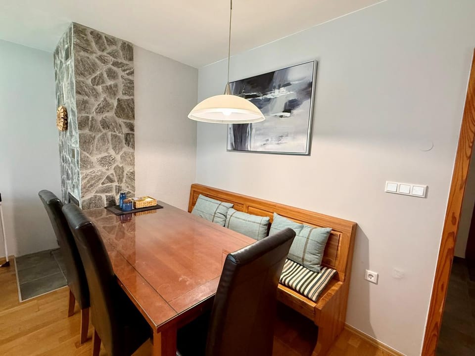 Dining area, Dinner