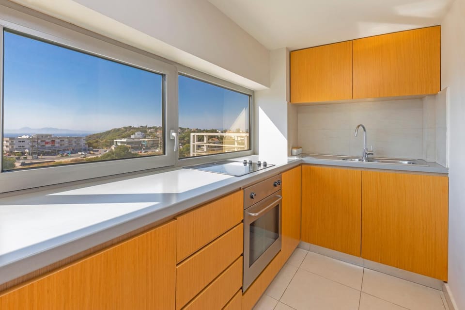 View (from property/room), Kitchen or kitchenette, City view, Sea view, Street view
