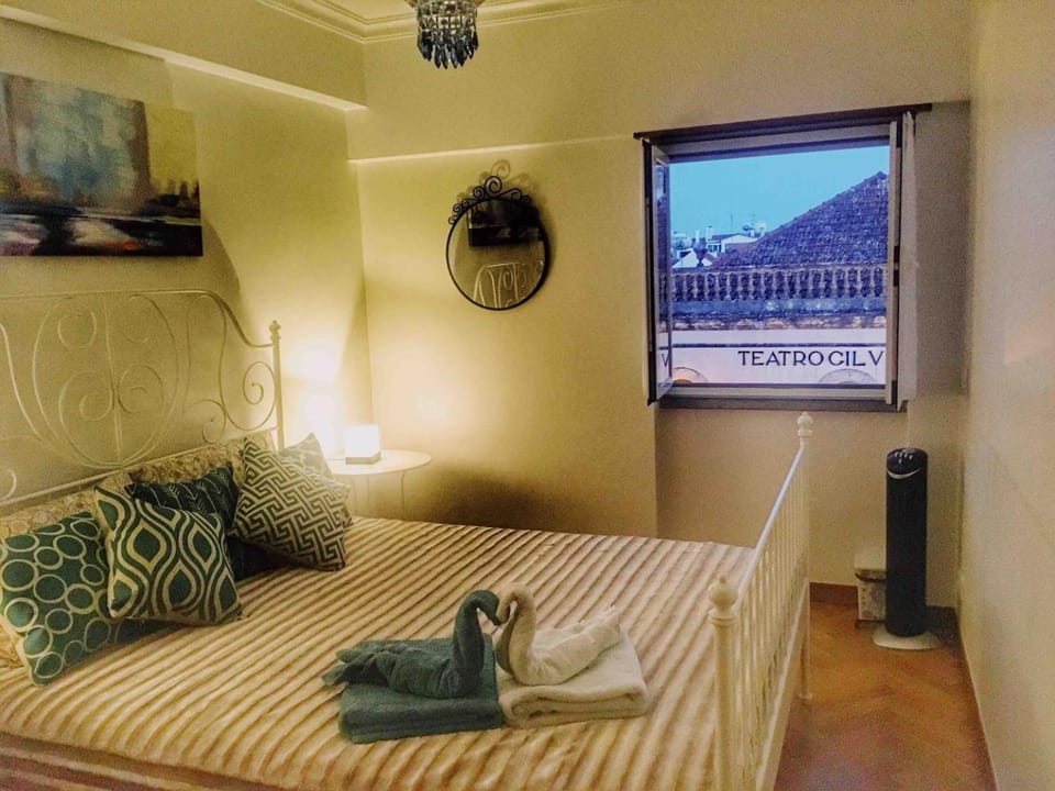 Sea View With Balcony 2 Mins From Beach In Old Town Apartment in Cascais