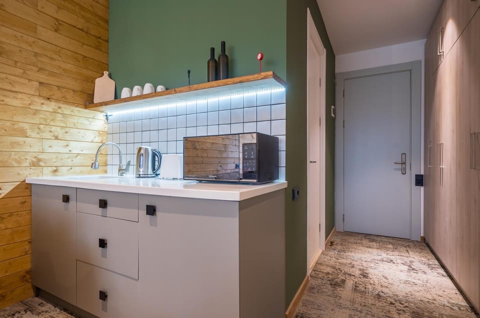Kitchen or kitchenette