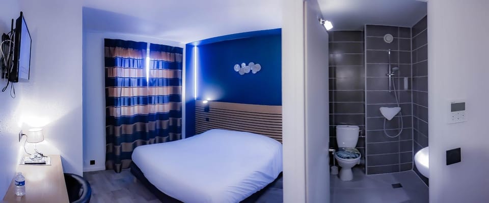 Bathroom, Photo of the whole room