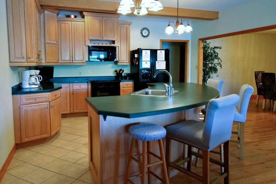 Marina Vista House in Keuka Lake