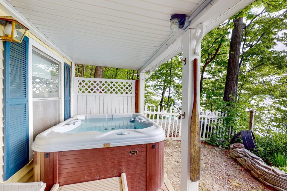 Belle's Buttercup House in Seneca Lake
