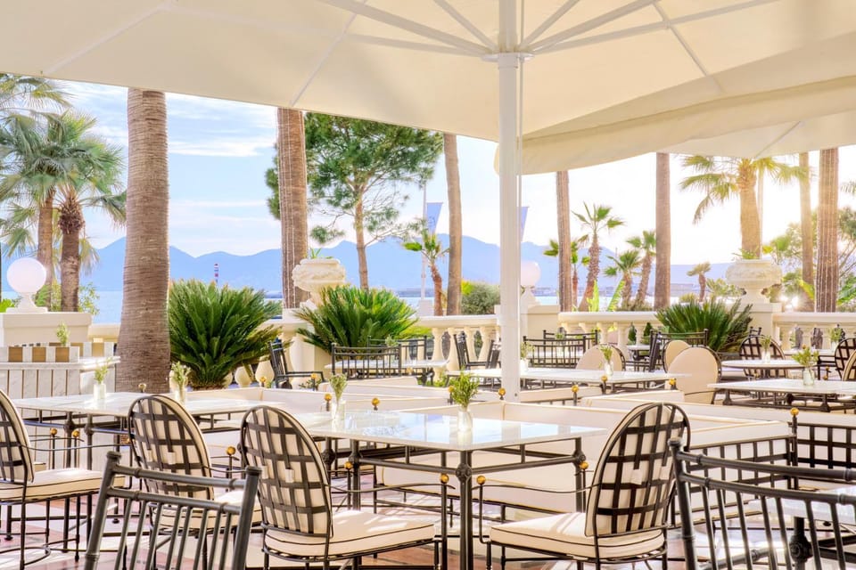Restaurant/places to eat, Balcony/Terrace