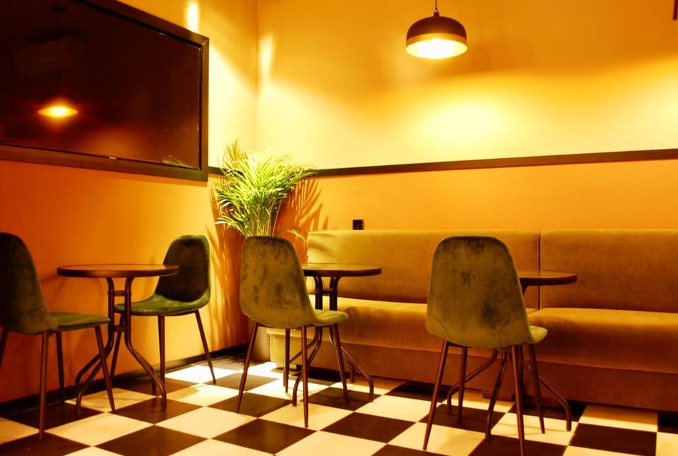 Lounge or bar, Seating area