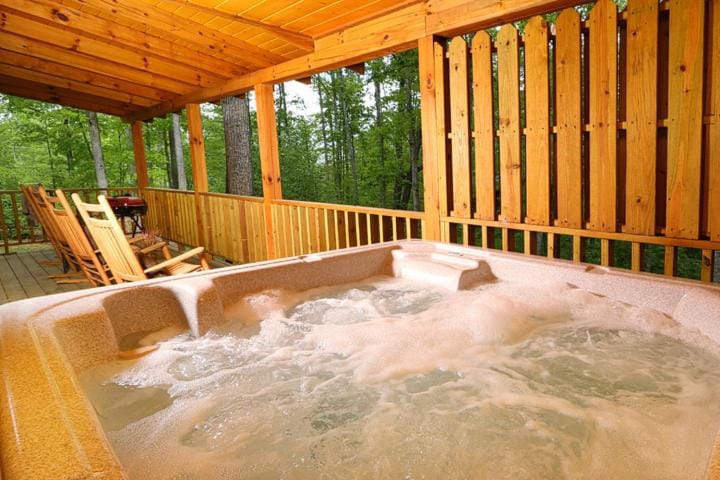 Hidden Mountain Chalet in Pigeon Forge
