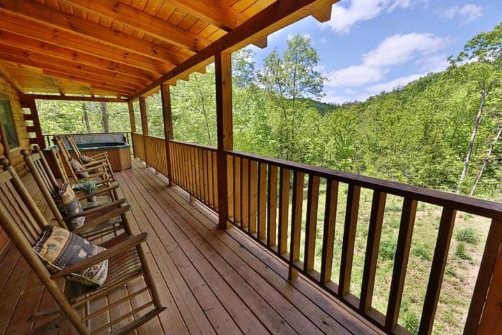 Wilderness Mountain Chalet in Pigeon Forge