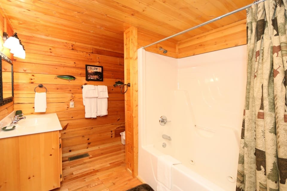 Picture Perfect Chalet in Pigeon Forge