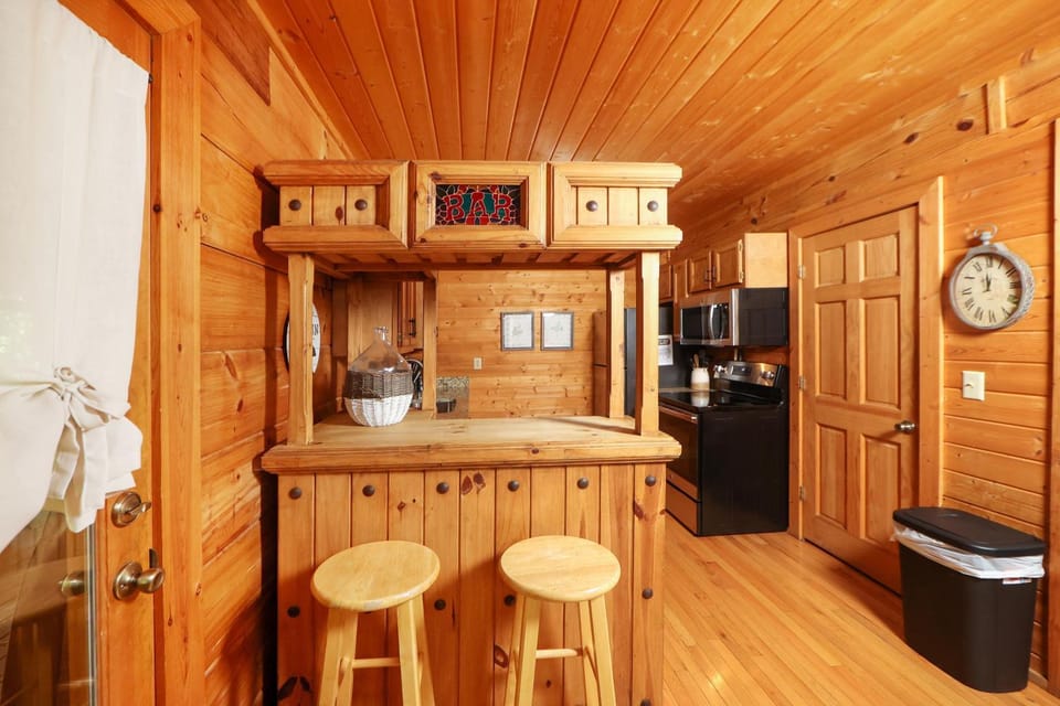 Smoky Mountain Rain Chalet in Sevier County