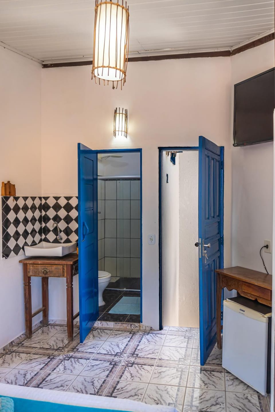 Bathroom, TV and multimedia