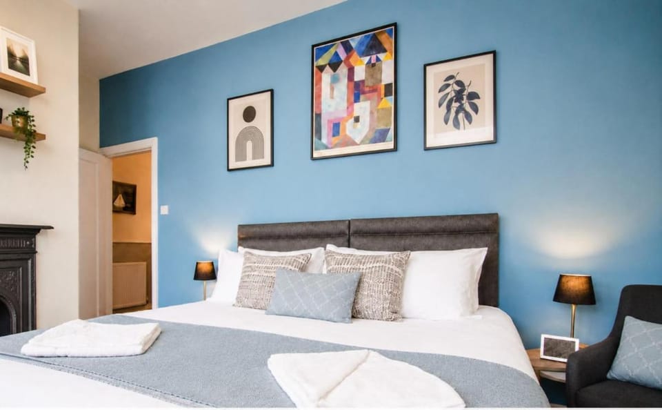 Scarborough Stays - Victorian Townhouse - 5 Bedrooms - SLEEPS 9 House in Scarborough