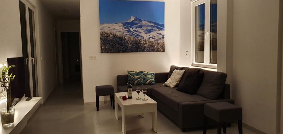 Communal lounge/ TV room, Living room, Lounge or bar