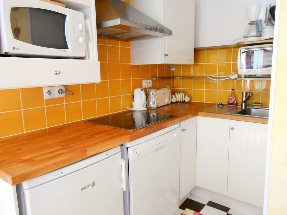 Studio ensoleillé avec balcon aux Deux Alpes - FR-1-516-87 Apartment in Les Deux Alpes