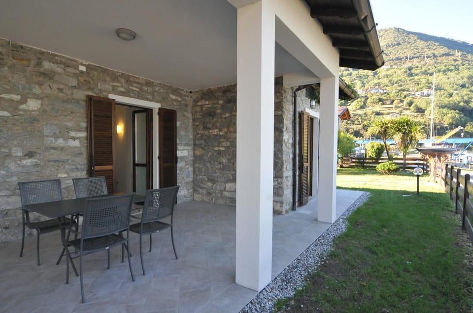 Patio, Day