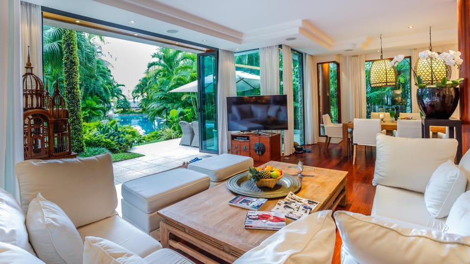 Villa in the Garden, Surin Beach with private spa. Villa in Choeng Thale