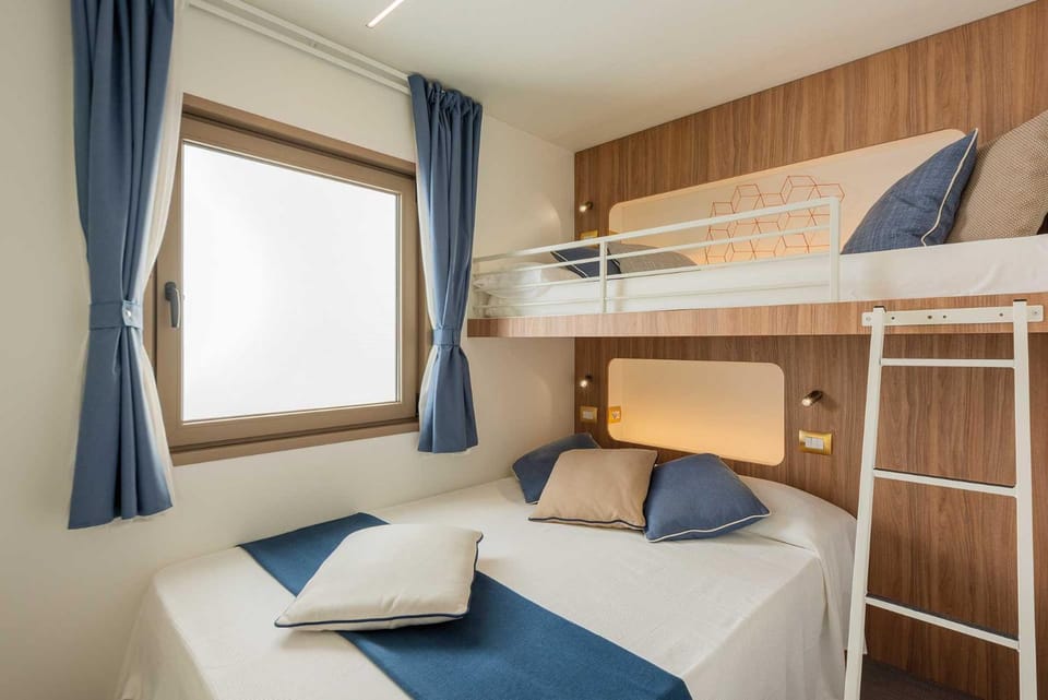 Bed, Bedroom, bunk bed