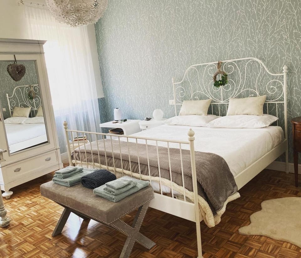 Cortile Gancia - Sweet House Bed and Breakfast in Liguria