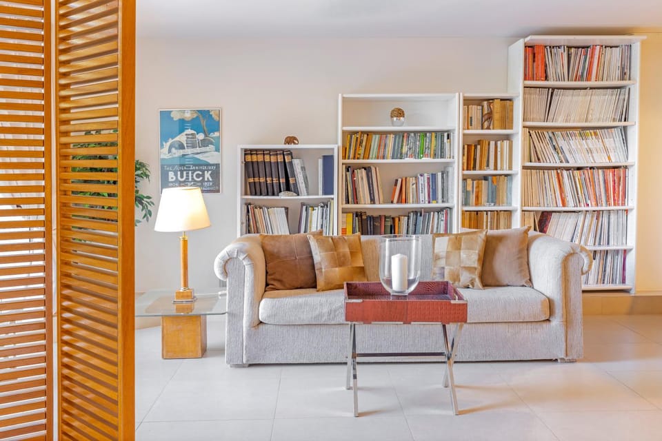 Library, Living room