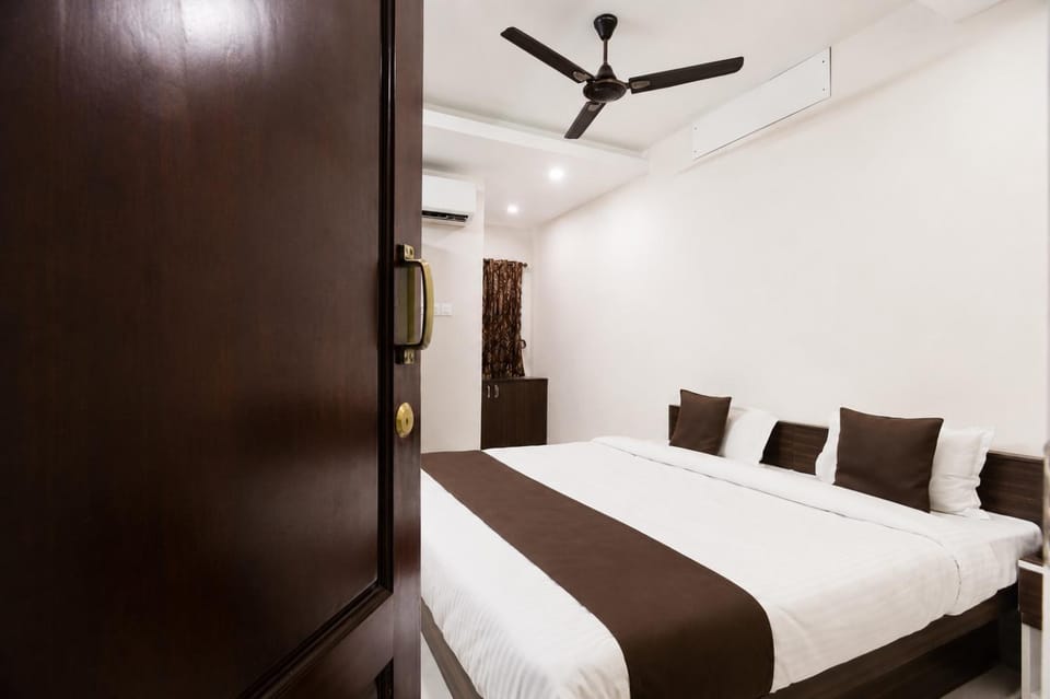 Bed, Bedroom, air conditioner