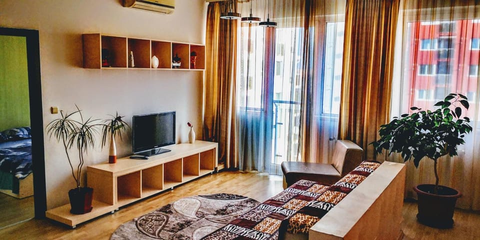 Communal lounge/ TV room, TV and multimedia, Living room, Photo of the whole room, Seating area