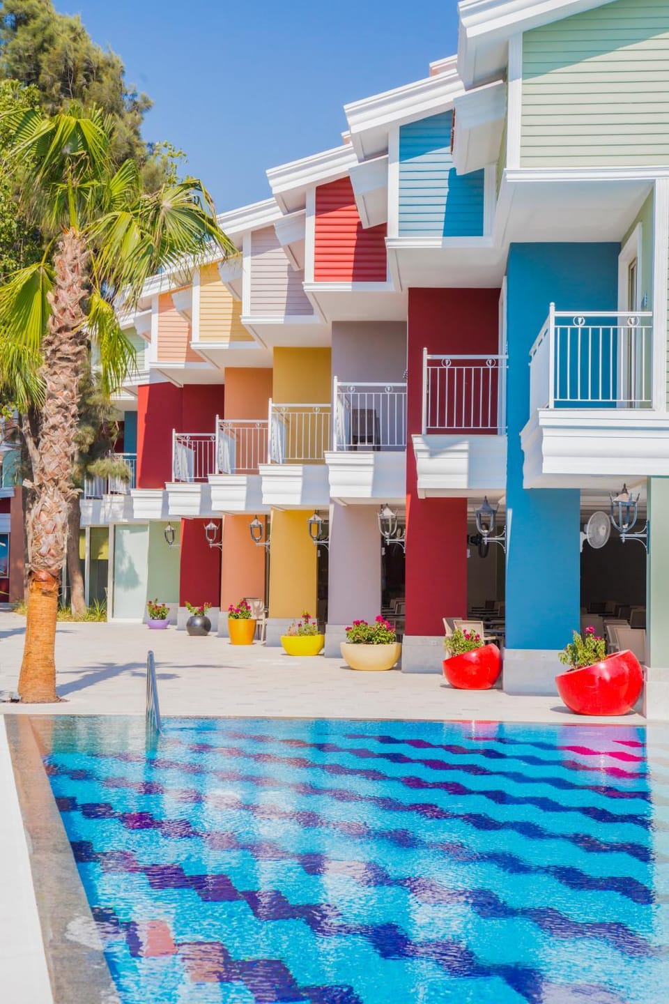 Property building, Swimming pool, Swimming pool
