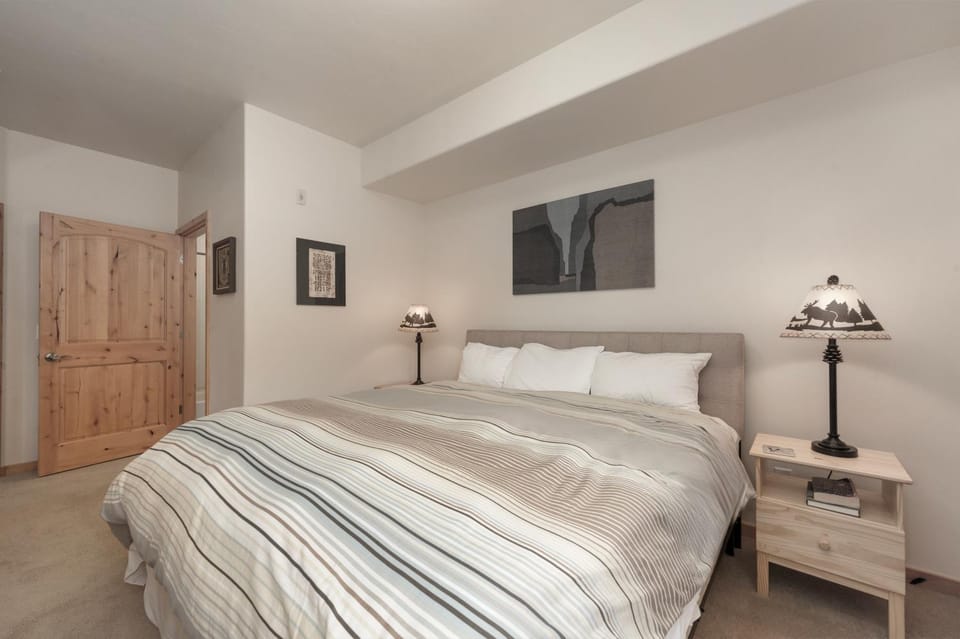 Bed, Bedroom, furniture