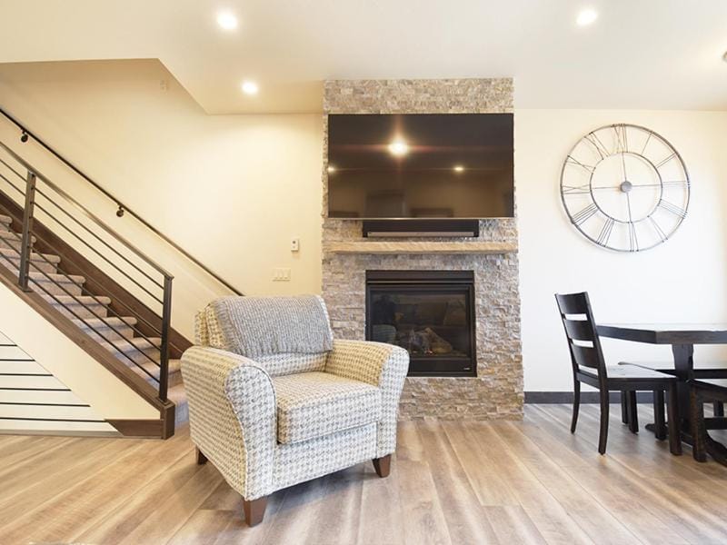 TV and multimedia, Living room, Dining area, fireplace, furniture
