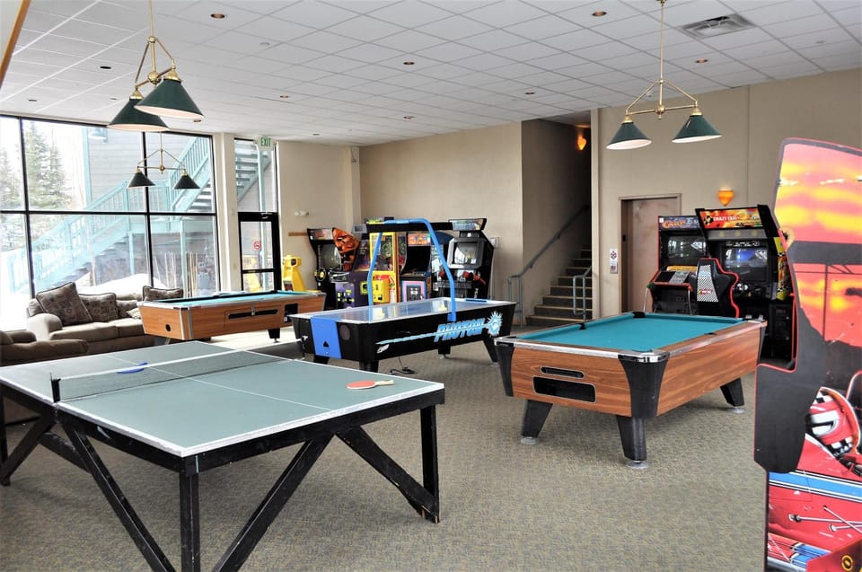 Communal lounge/ TV room, Billiard, Game Room, Table tennis