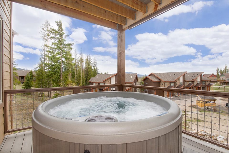 Natural landscape, Hot Tub, Balcony/Terrace, Mountain view