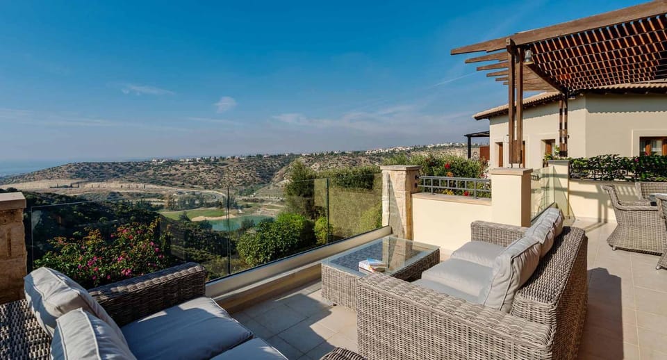 Property building, Patio, Balcony/Terrace, Mountain view, Sea view