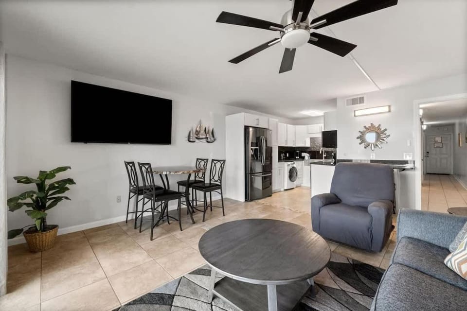 The Summit 620 House in Upper Grand Lagoon