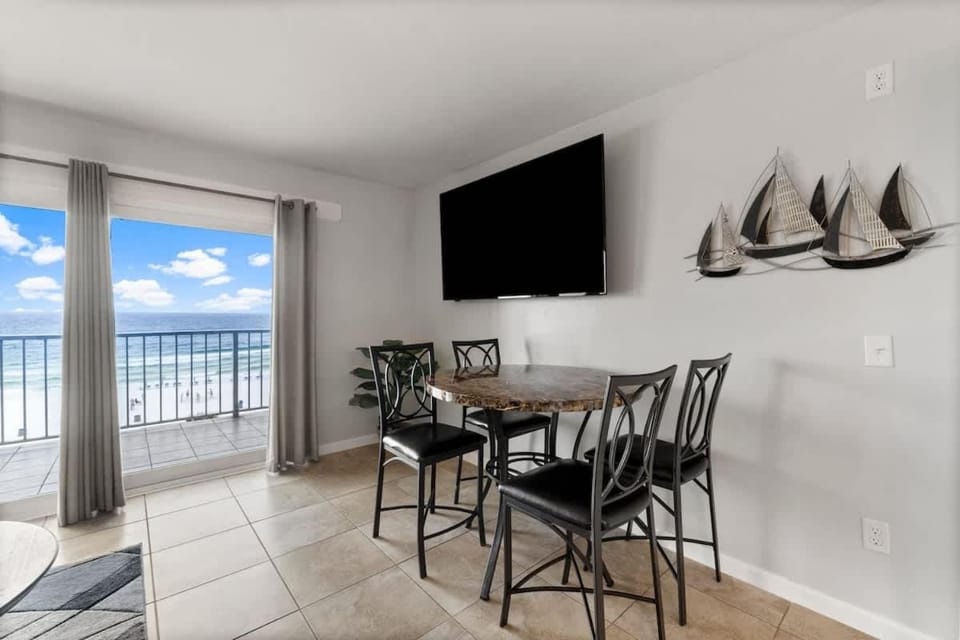 The Summit 620 House in Upper Grand Lagoon