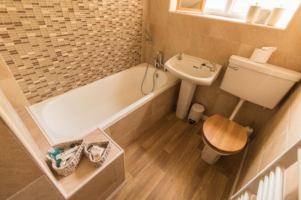 Shower, Toilet, Bathroom, Bath