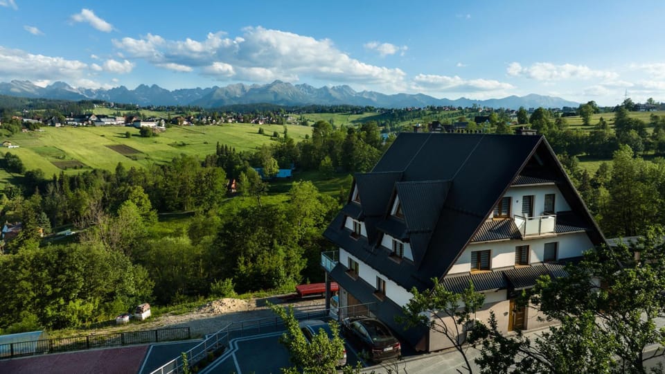 Neighbourhood, Bird's eye view