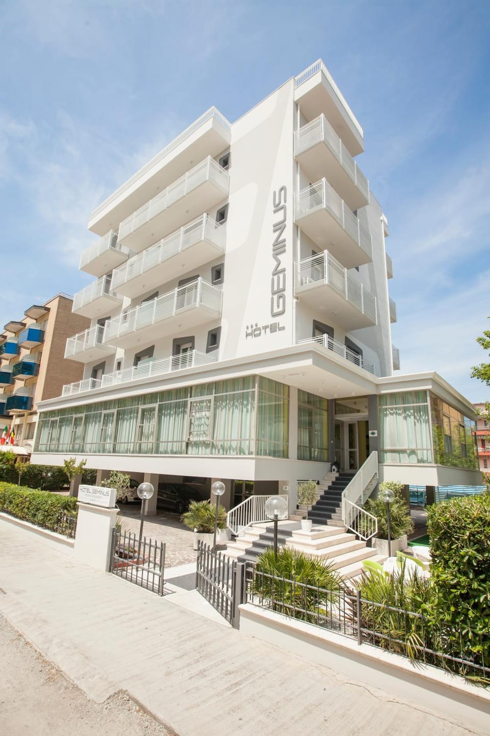 Property building, Facade/entrance