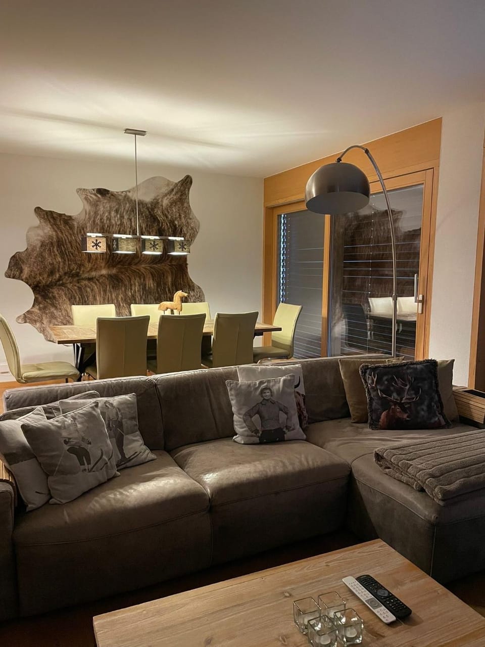Living room, Seating area