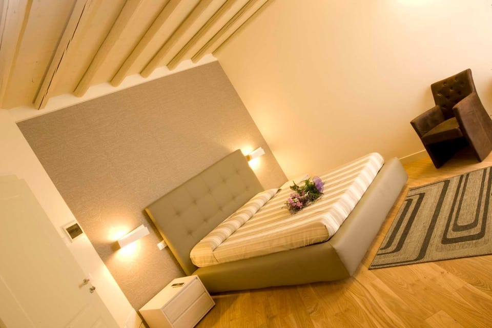 Bed, Photo of the whole room