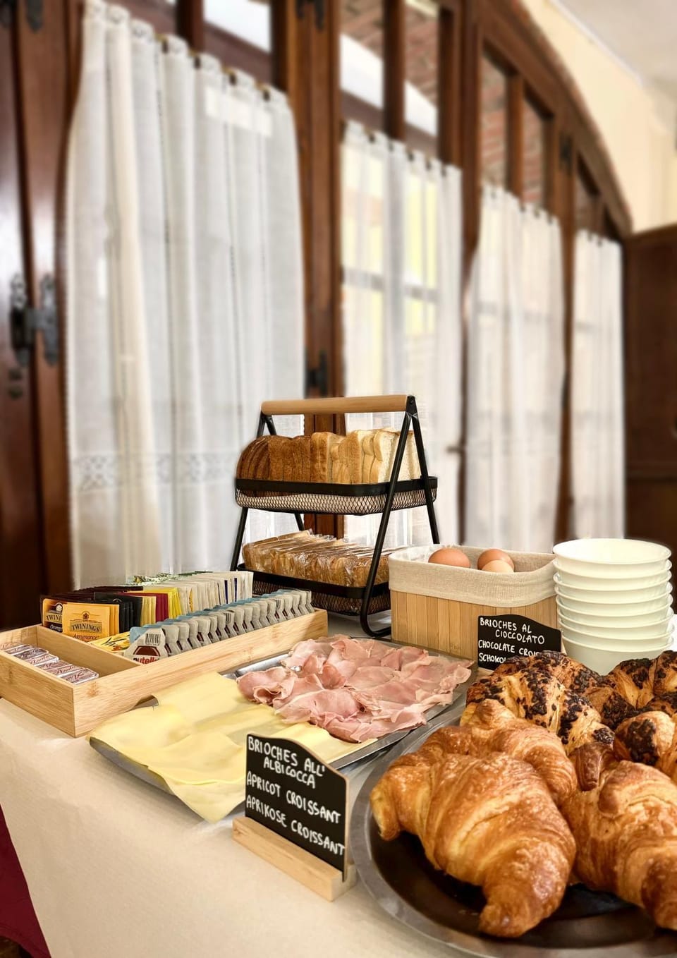 Breakfast, Continental breakfast, Buffet breakfast, Italian breakfast