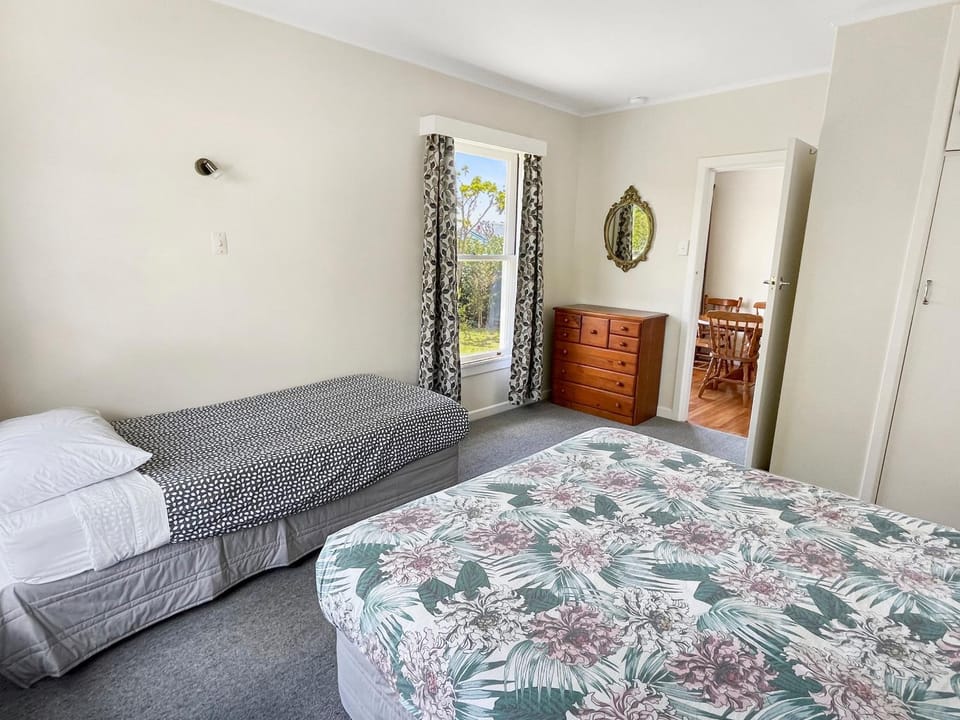 Bedroom, Garden view