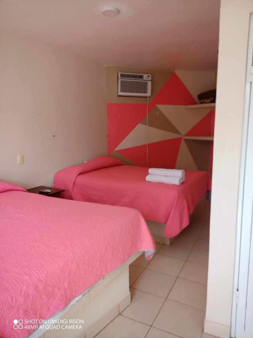 Bed, Photo of the whole room, Bedroom, air conditioner