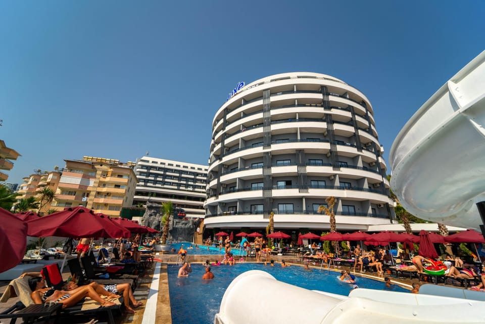 Property building, Swimming pool