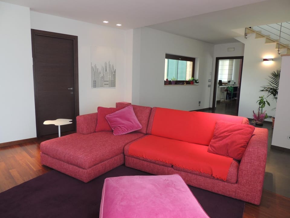 Communal lounge/ TV room