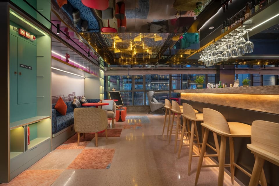 Restaurant/places to eat, Seating area
