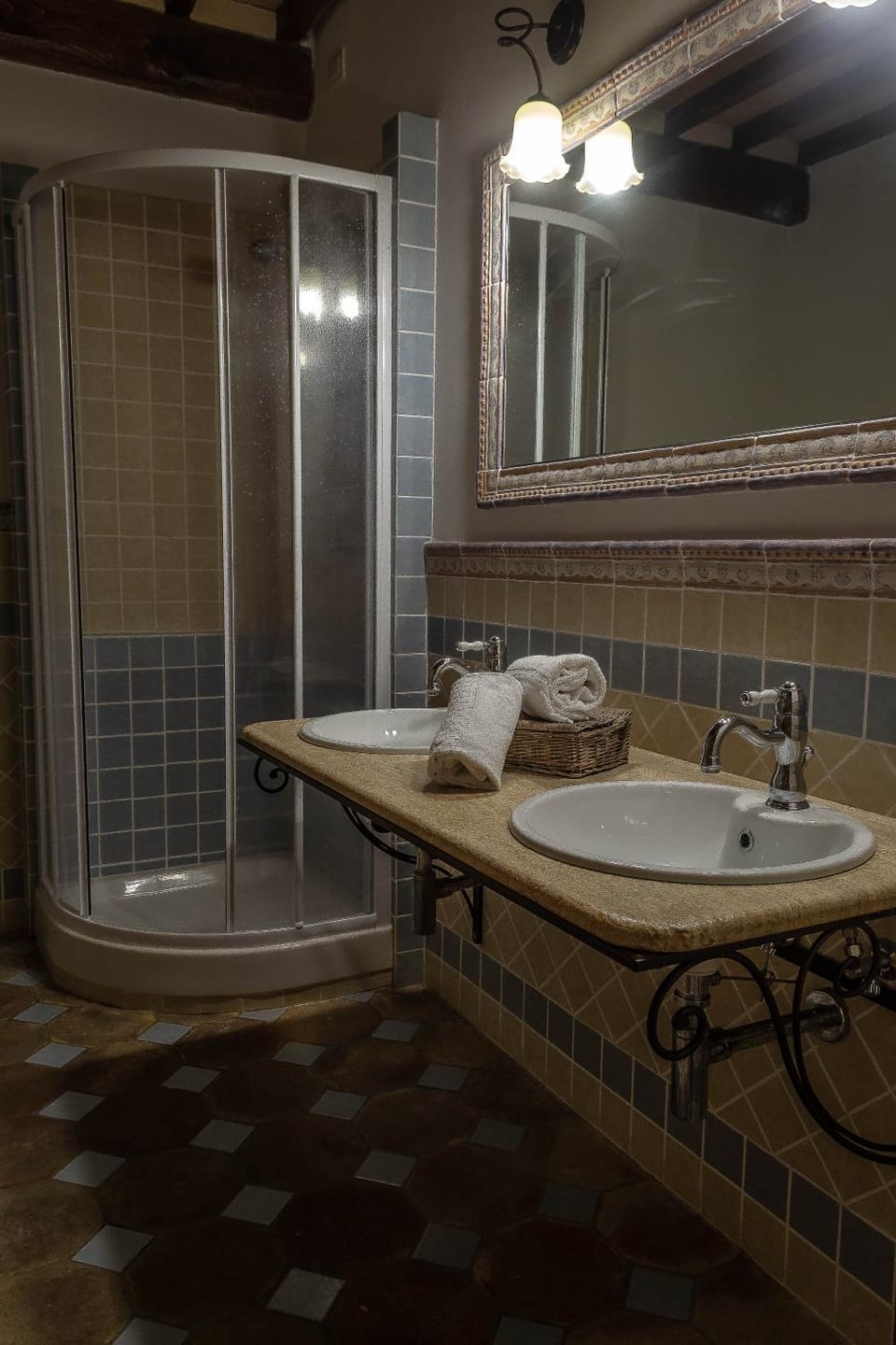 Shower, Bathroom, towels