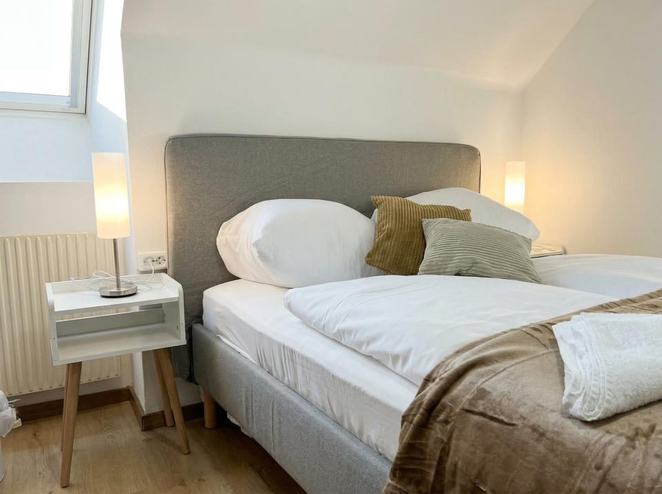 Bed, Bedroom