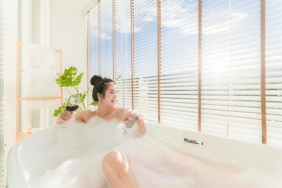 Natural landscape, Hot Tub, Bath, towels