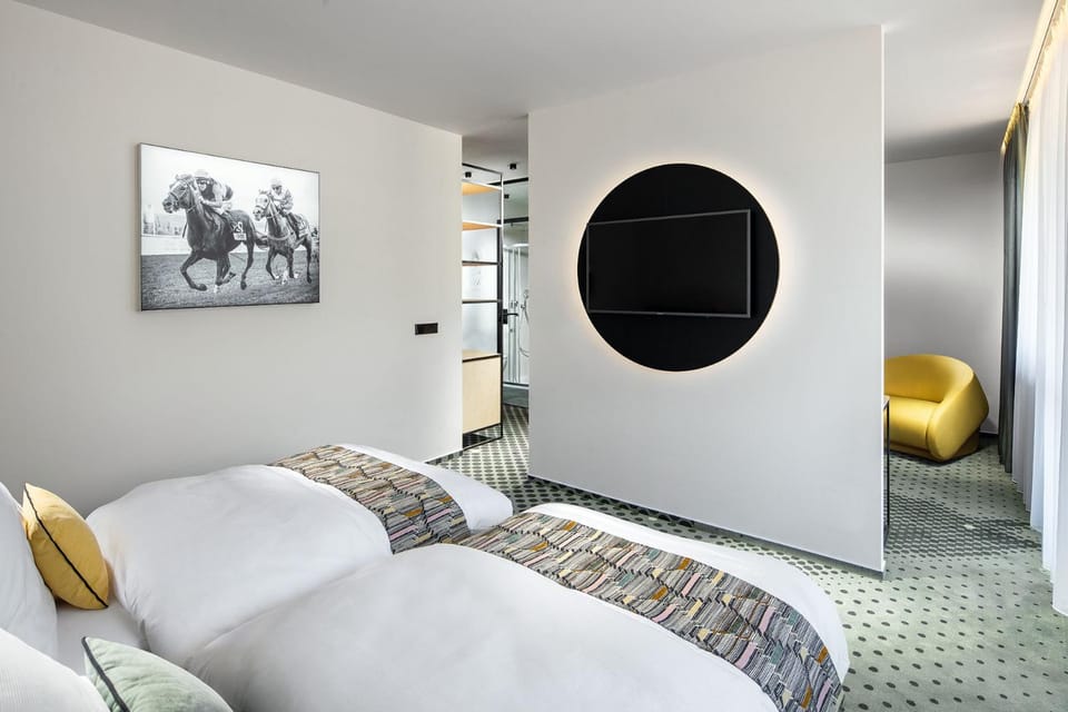 Seating area, Bedroom