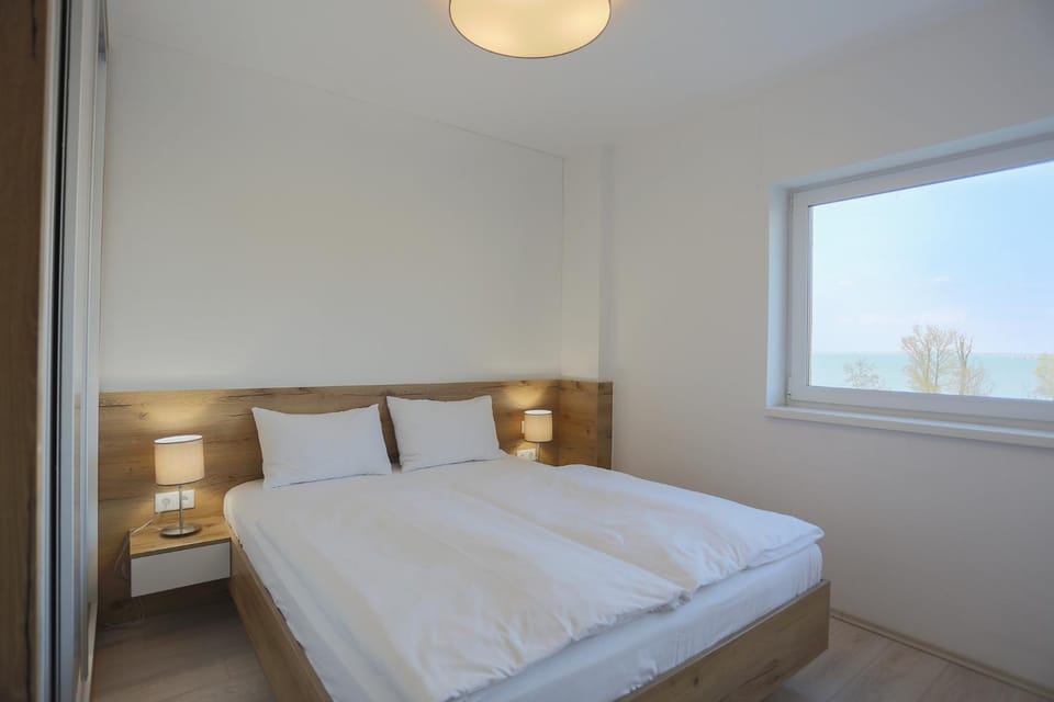 Admiral Luxury III Apartman By BLTN Apartment in Siófok
