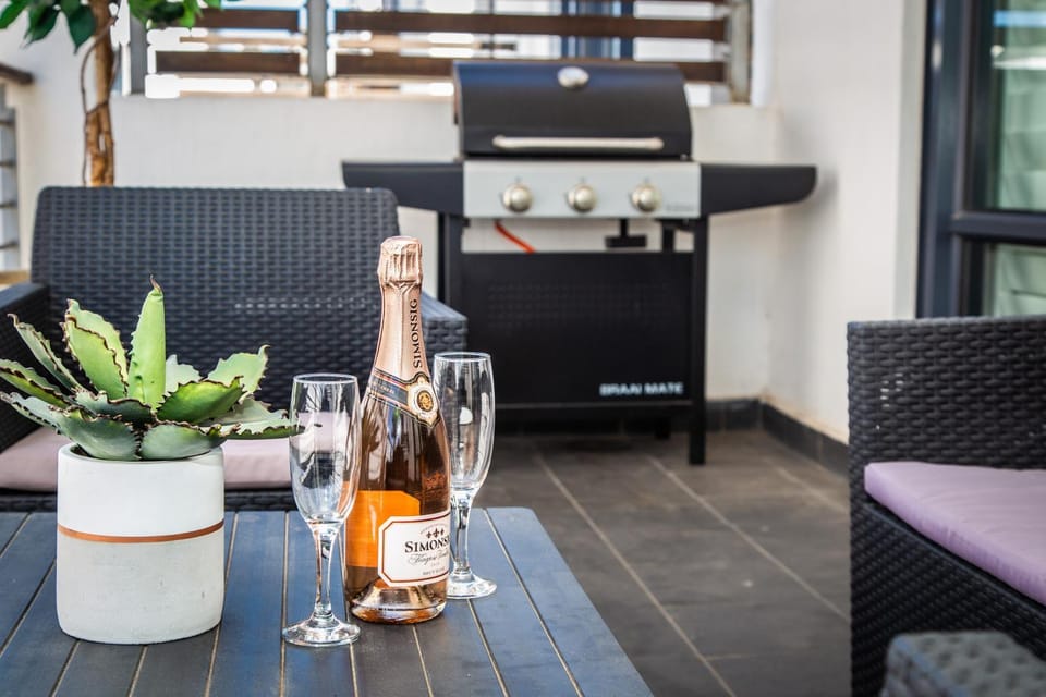 BBQ facilities, Seating area