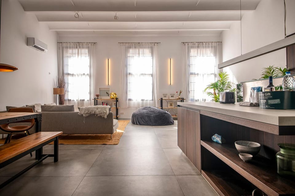 Kitchen or kitchenette, Living room, Dining area